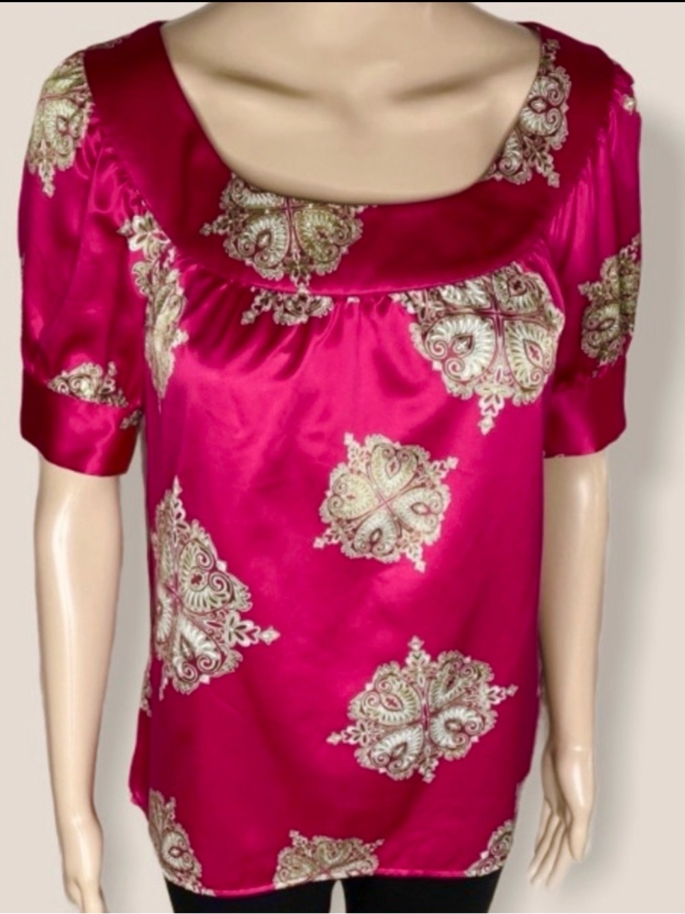 Ann Taylor silky medallion top Sz.XS